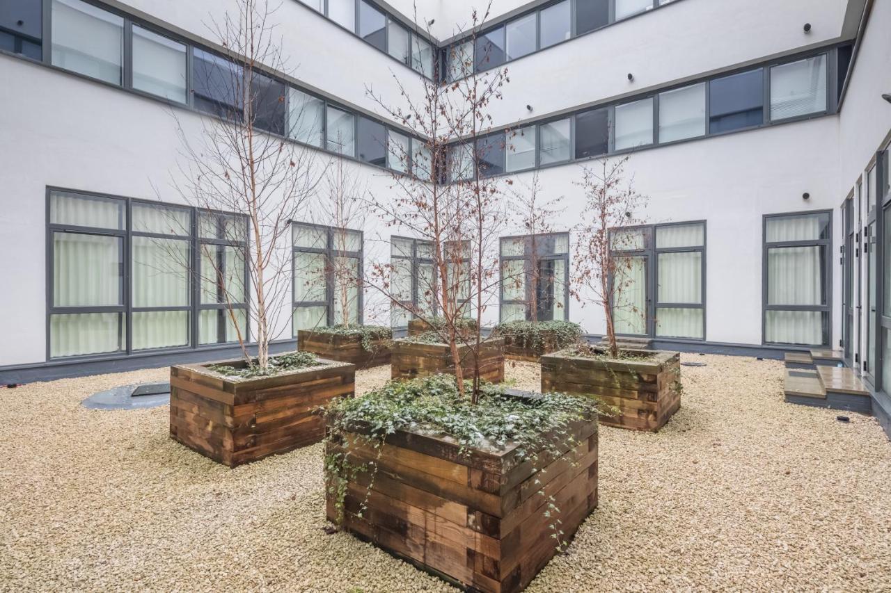 Elegant Apartment Milton Keynes Exterior foto